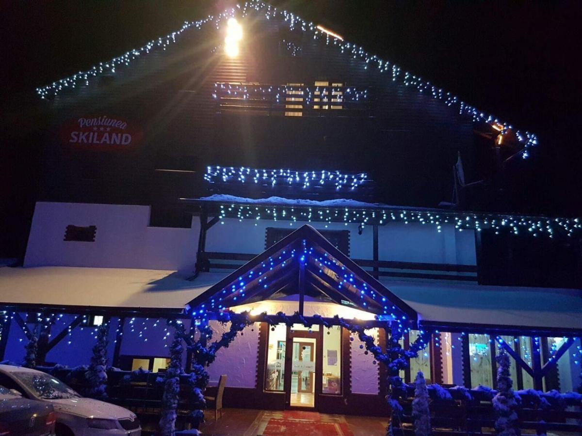 Pensiunea Skiland Muntele Baisorii Exterior foto