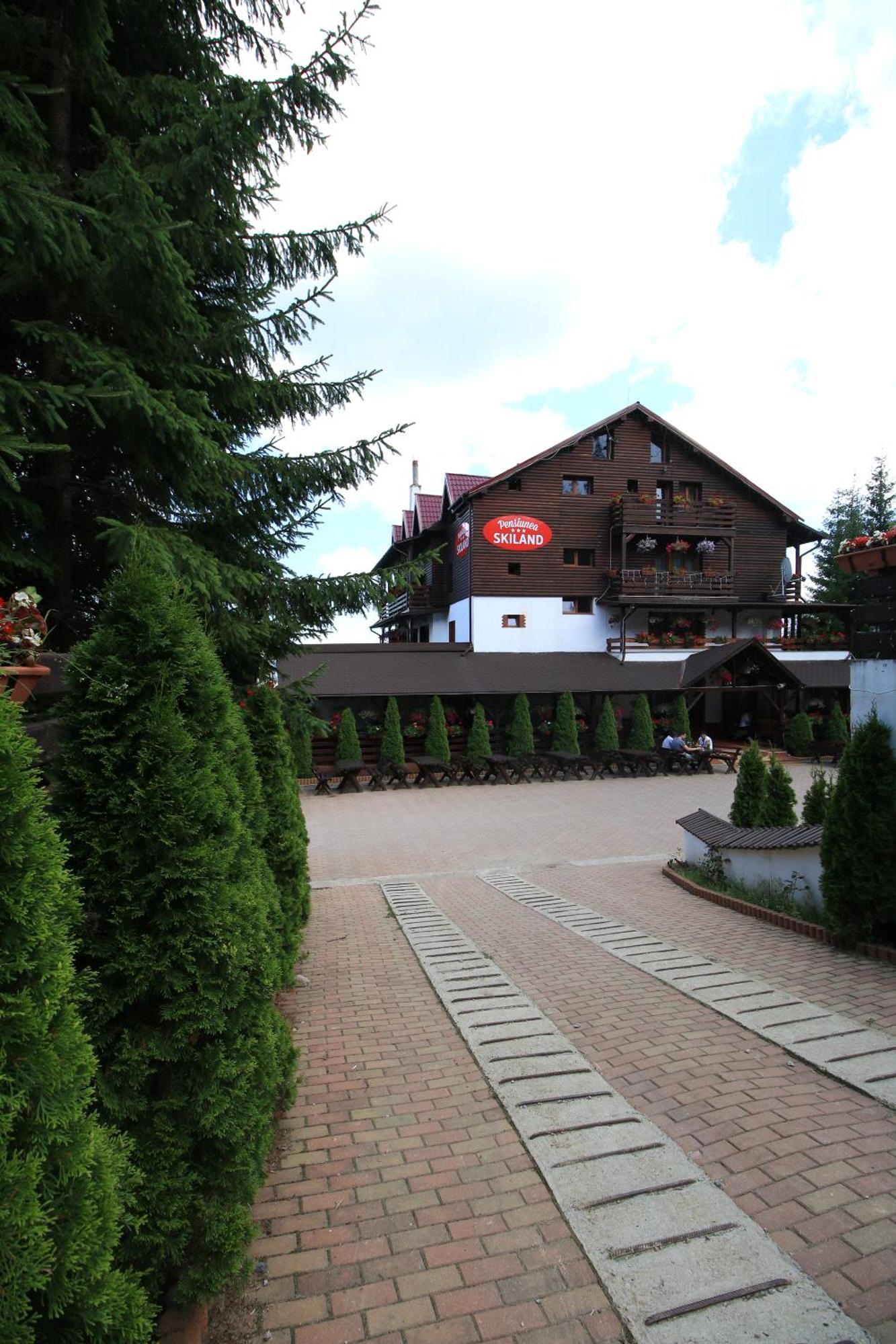 Pensiunea Skiland Muntele Baisorii Exterior foto